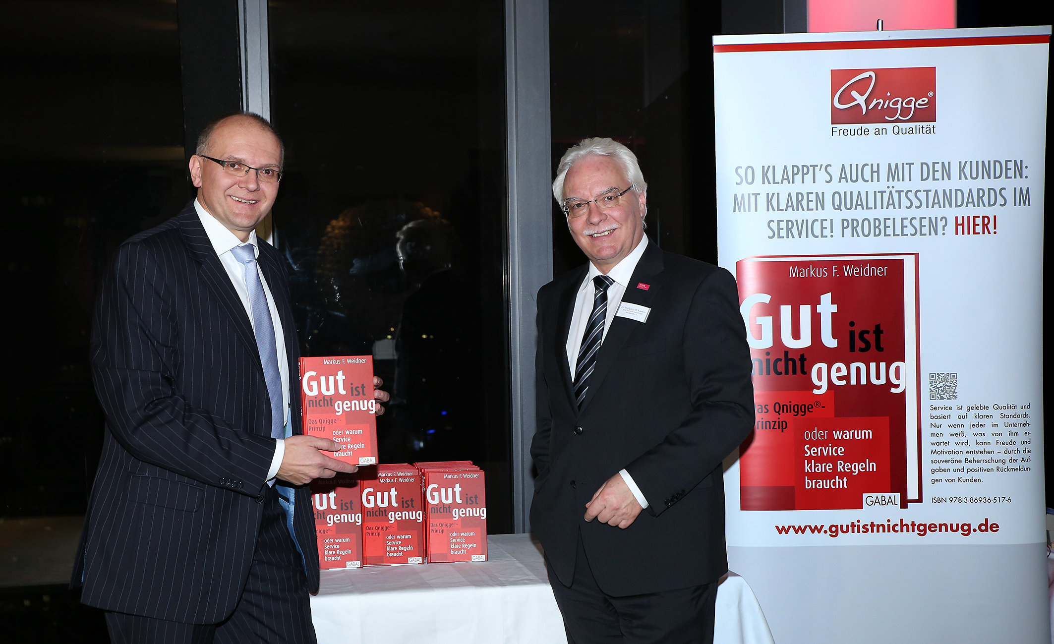 Markus F. Weidner (li.) und Dr. Wolfgang M. Kaerkes (Geschäftsführer Deutsche Gesellschaft für Quali Markus F. Weidner (li.) und Dr. Wolfgang M. Kaerkes (Geschäftsführer Deutsche Gesellschaft für Quali