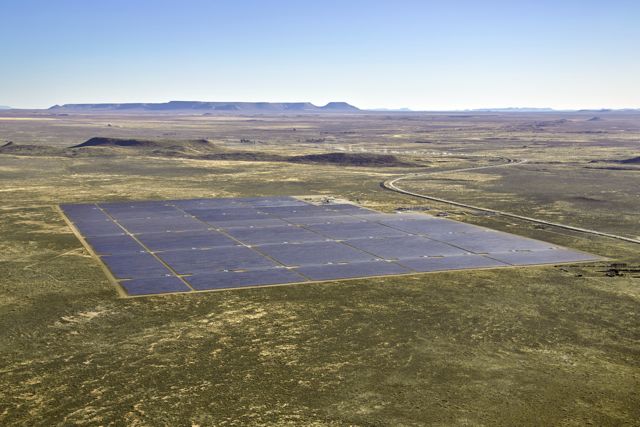 Größtes Solarkraftwerk Südafrikas geht ans Netz.