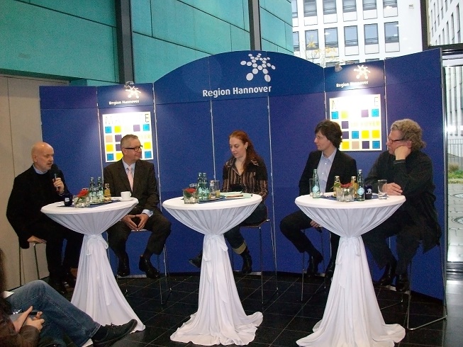 Matinee im Foyer der Region Hannover, wann Architektur zum Albtraum wird. Matinee im Foyer der Region Hannover, wann Architektur zum Albtraum wird.