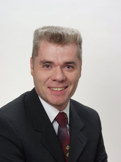 Professor Dr. Daniel Fischer zeigt Testtechniken für Embedded Systeme Professor Dr. Daniel Fischer zeigt Testtechniken für Embedded Systeme