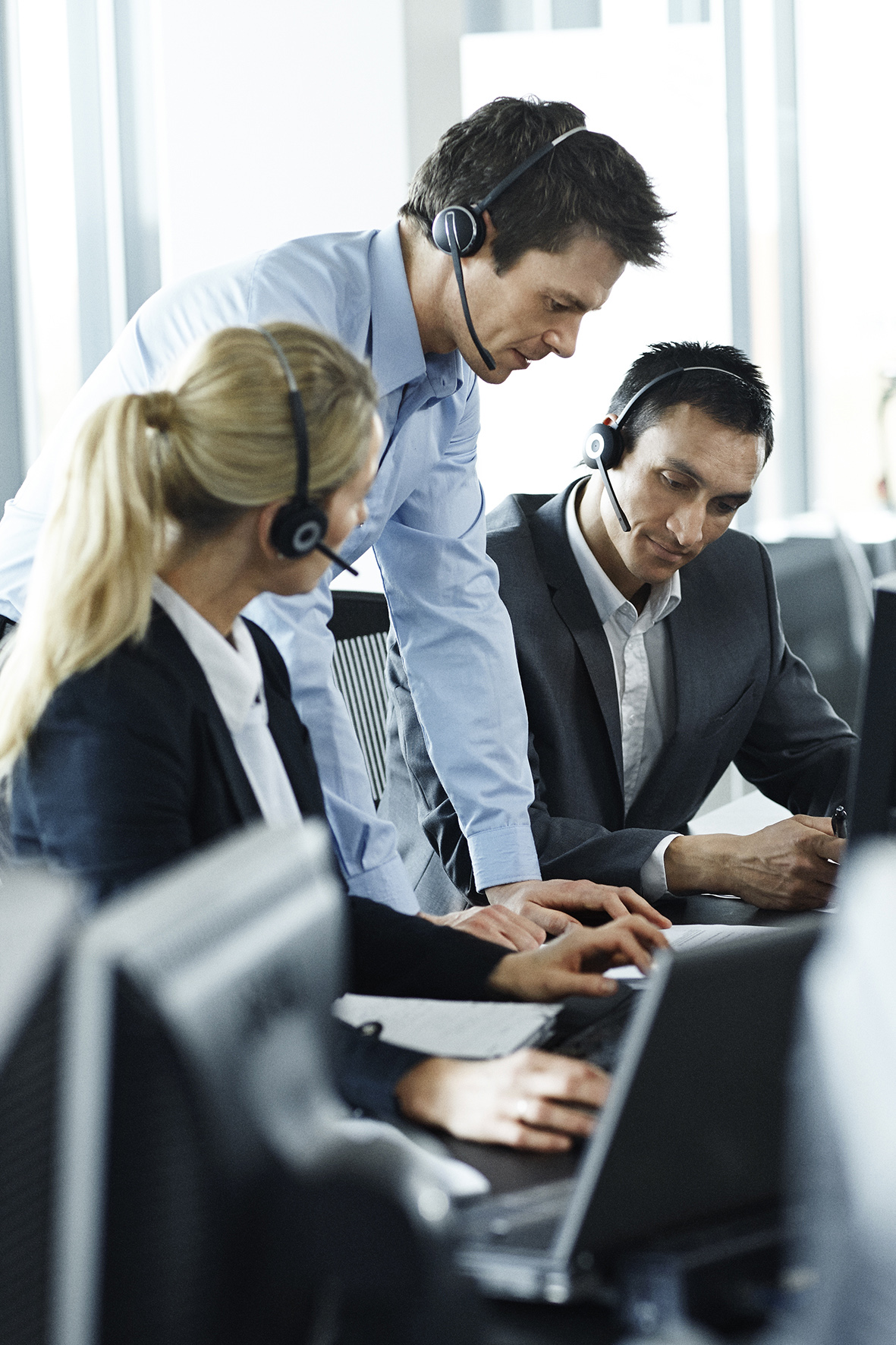 UC-Studie von Jabra und Frost&Sullivan befragt 302 Unternehmen weltweit UC-Studie von Jabra und Frost&Sullivan befragt 302 Unternehmen weltweit