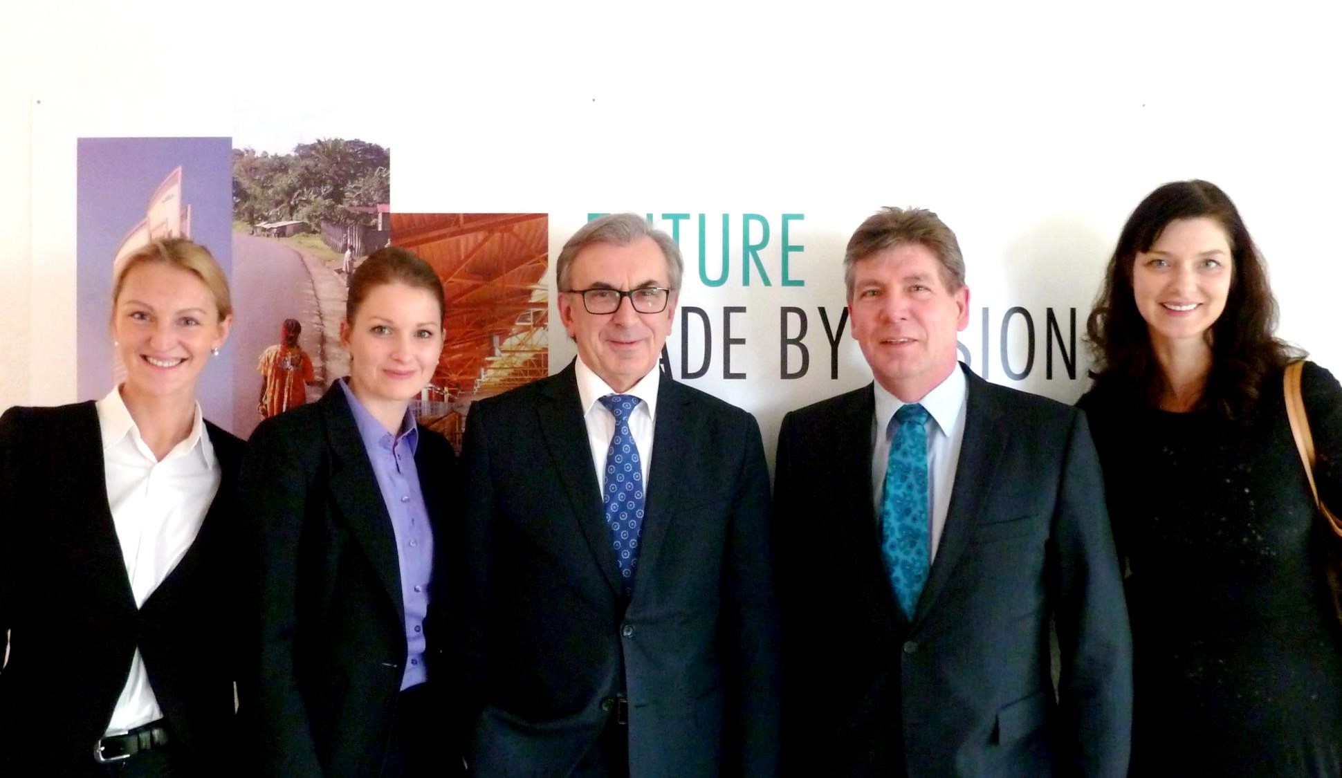 Von links nach rechts: Tatiana Ivanova, Stephanie Ross, Dr. Victor Ilskiy, Wolfgang Riederauer, Irin