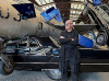 Bernd Reiter vor seiner Installation „Ironie des Schicksals“ auf der NordArt 2026; (c) Bernd Reiteri